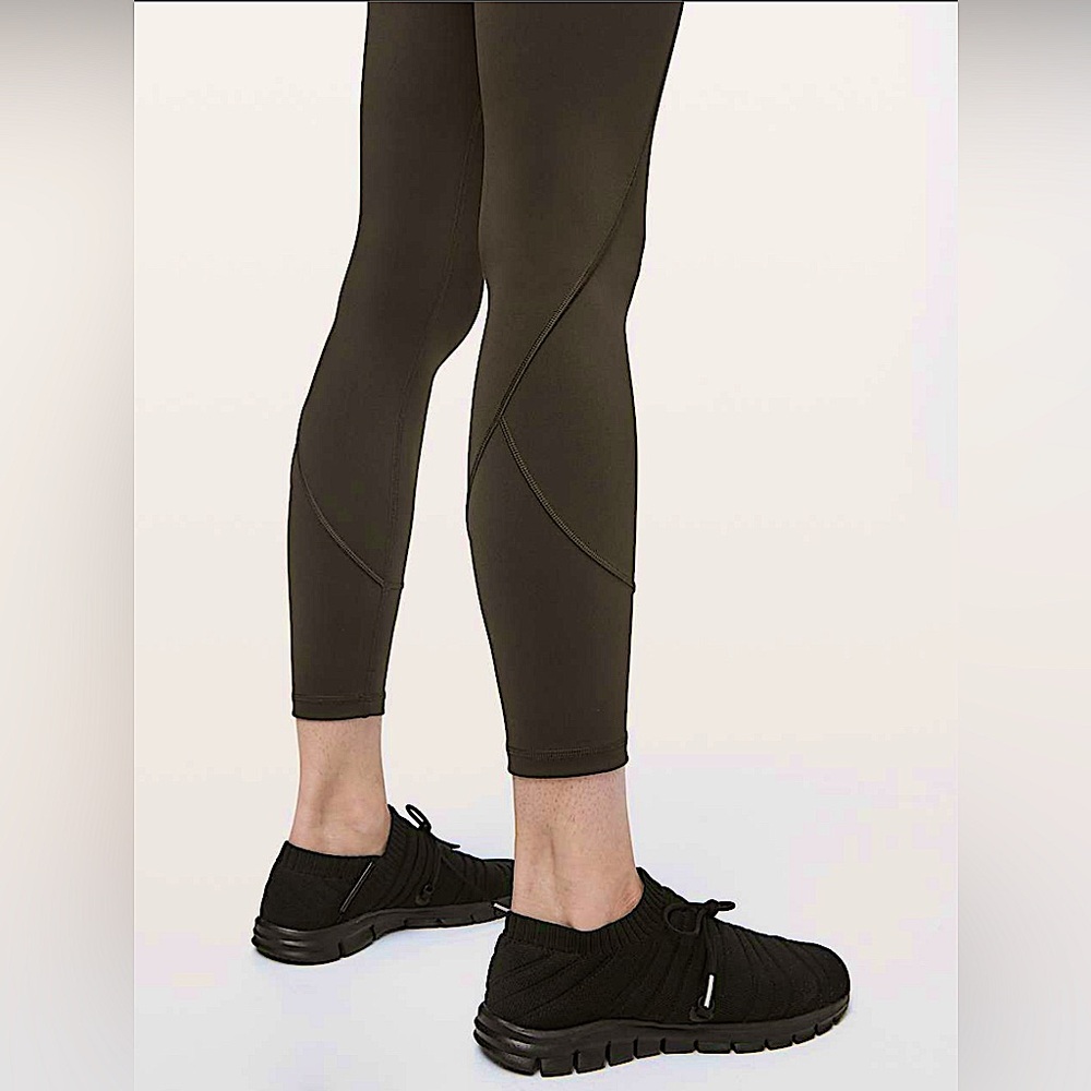 Lululemon In Movement 7/8 Everlux Tight size 4 - Picture 4 of 10
